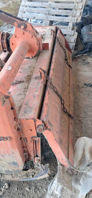 Rotavator Howard ERM-75 de 2 metros de labor.