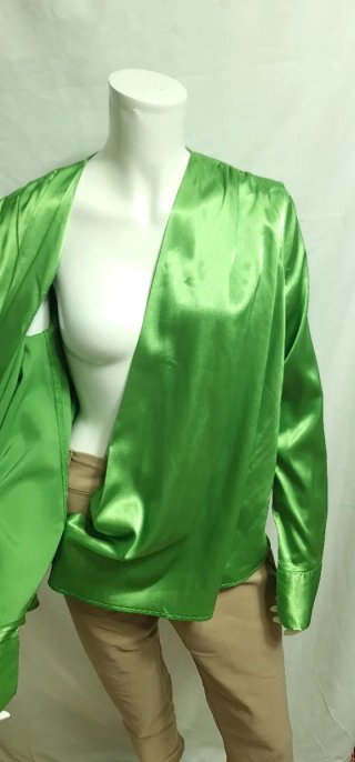 Blusa cruzada verde satinada