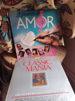 Lote 12 Vinili di musica disco e pop internazionale