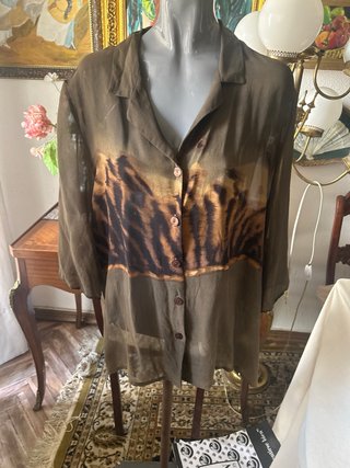 Blusa Saga Marrón Estampada marca española