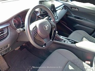 Renting - TOYOTA C-HR 2.0 180H Advance