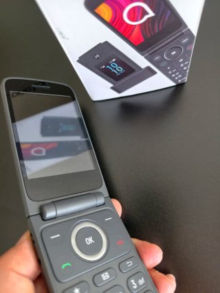 Teléfono Móvil con botón de emergencia