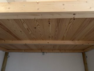 Altillo/Cama de madera con escalera