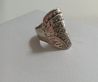 Anillo de Plata con Diseño Grabado