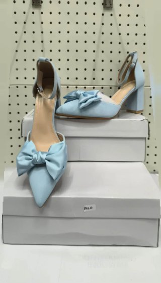 Zapatos azules con lazo