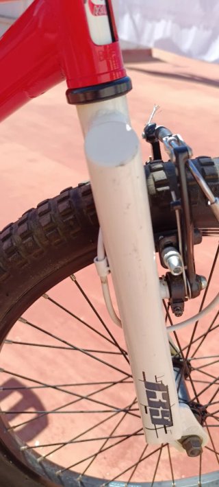 Bicicleta BMX Monty 139 Series Roja