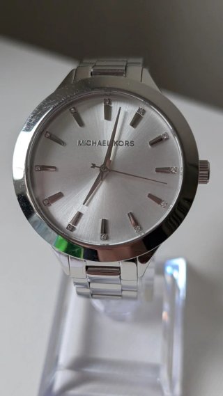 Reloj Michael Kors Slim Runway Plata y Blanco