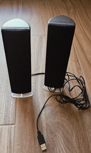Altavoces para ordenador negros