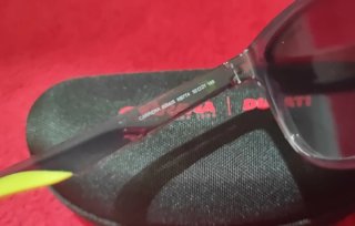 Gafas de sol Carrera negras y amarillas