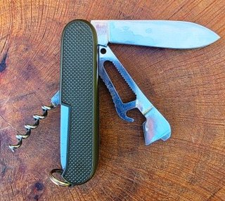 Navaja Aitor Ejército de Tierra con funda.