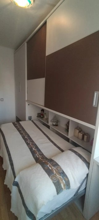 Mueble con cama abatible