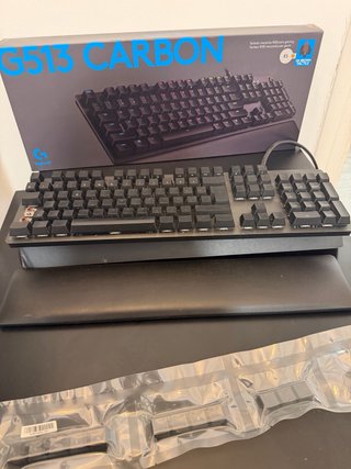 Teclado Logitech G513 Carbon RGB Mecánico