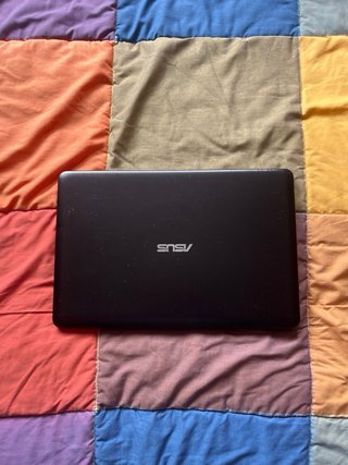Portátil Asus Vivobook Negro y Dorado