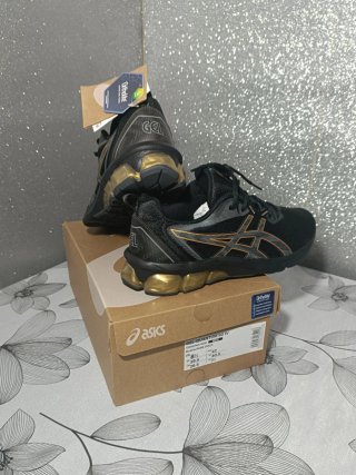 Zapatillas Asics Gel Negras y Doradas Nuevas
