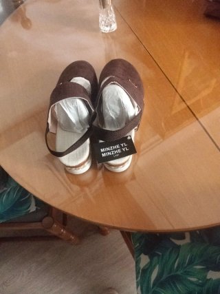Sandalias marrones sin estrenar talla grande