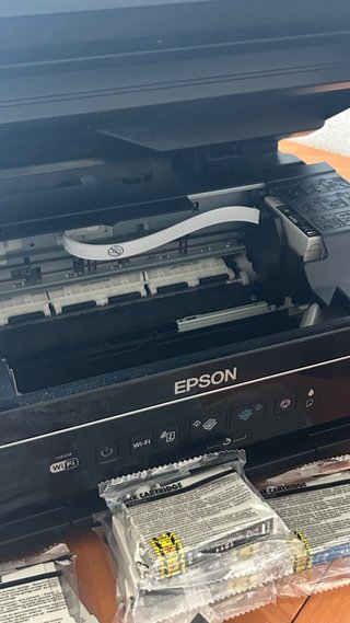 Impresora Epson XP-205 + 9 cartuchos