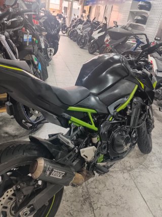 Kawasaki Z900 2022 Accidentada 60.000km