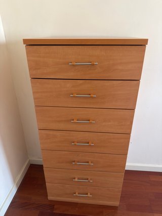 Cómoda de madera con 7 cajones