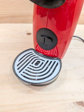Cafetera Dolce Gusto Genio Plus roja