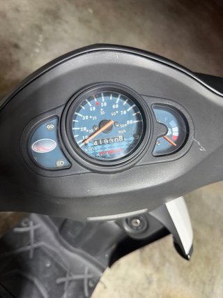 Kymco Agility Carry 50 Scooter Automática