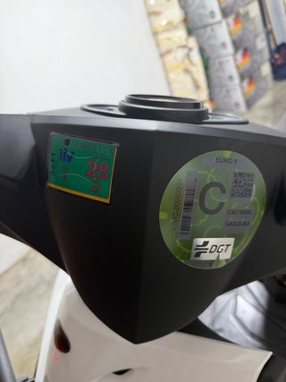 Kymco Agility Carry 50 Scooter Automática