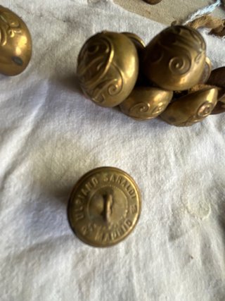 Lote botones antiguos metal con cordón
