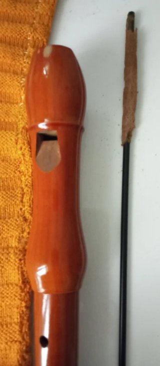 Flauta dulce naranja con funda