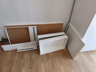 Escritorio IKEA MICKE blanco 142x50x75