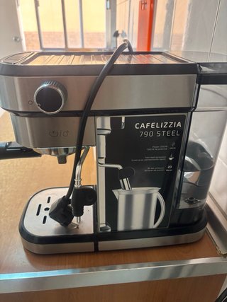 Cafetera Cecotec Cumbia Cafelizzia