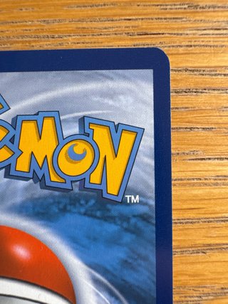 Carta Pokémon Entrenador Cápsula de Memoria Dorada