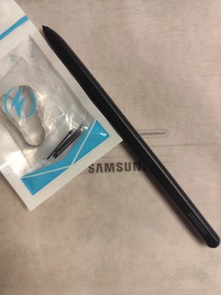 Samsung Galaxy Tab S7 FE de 12.4" + accesorios