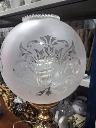 Lámpara de mesa vintage dorada