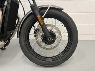 TRIUMPH BONNEVILLE T100 2022 - 4 mil km