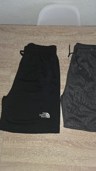 Conjunto 2 Pantalones Jordan y TNF Talla M