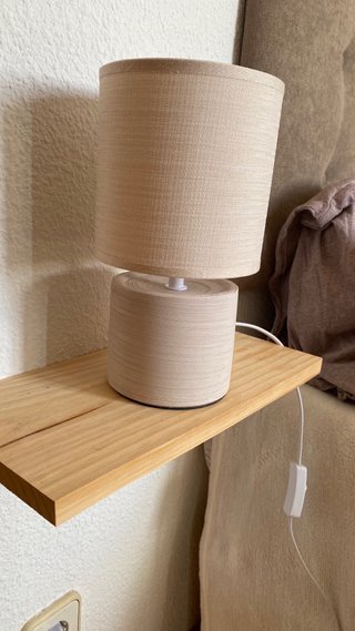 Lampada in ceramica beige e tessuto