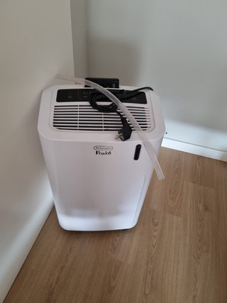 Aire Acondicionado Portátil DeLonghi PAC EM82