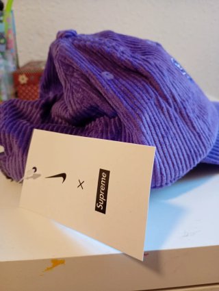 Gorra Supreme Morada Corduroy