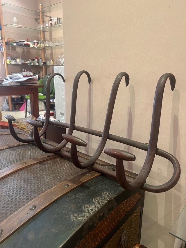 Percha antigua de madera 4 ganchos
