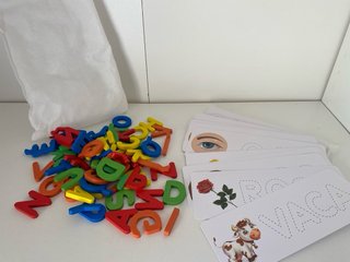 Juego de letras de madera para aprender