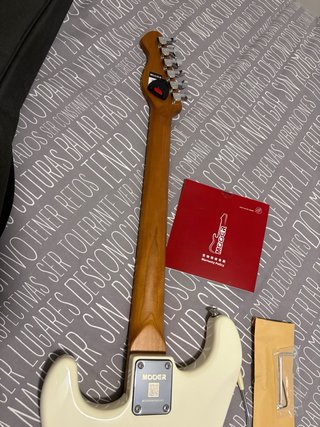 Guitarra Mooer MSC10 PRO Blanca nueva