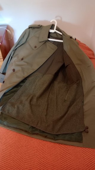 Gabardina de caballero verde oliva