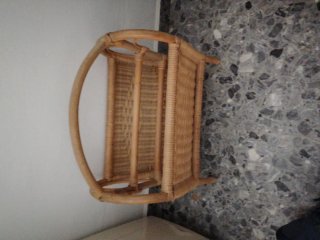 Portariviste in vimini e legno