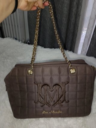 Borsa Love Moschino marrone con catena oro