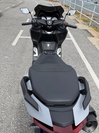 Yamaha TMAX 560 cc Maxi Scooter