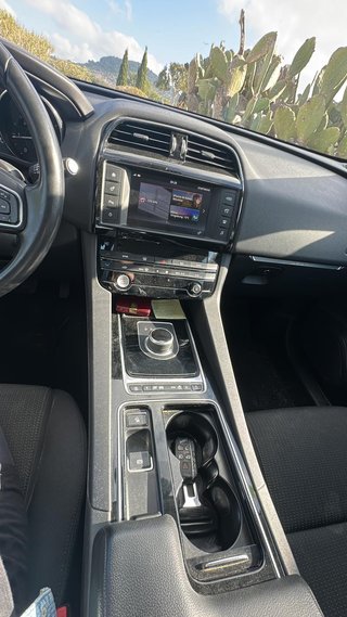 Jaguar F-Pace 2017, version DC/C/501