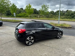 Mercedes-Benz Clase A 200 Gasolina Techo Pano.