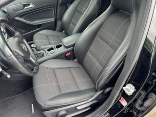 Mercedes-Benz Clase A 200 Gasolina Techo Pano.