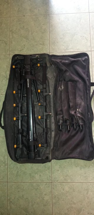 Due Canne da Pesca Carpfishing e Treppiede