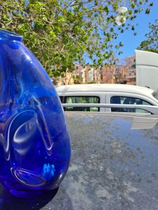 Jarrón de cristal azul