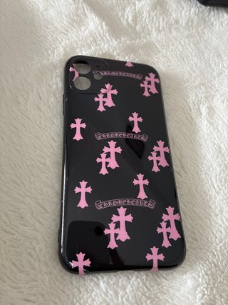 Funda iPhone 11 Chrome Hearts Negra Rosa